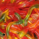 پاستیل میوه ای طرح کرم ببتو